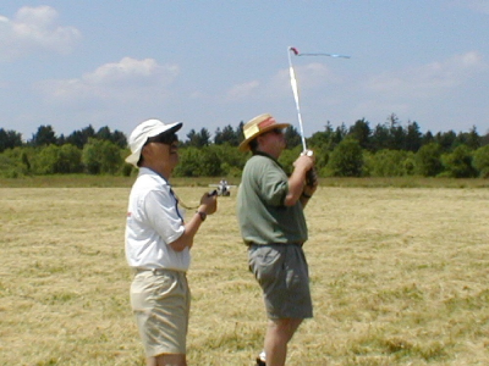 Scaled image Ed_Anderson_Flying_with_timer.JPG 