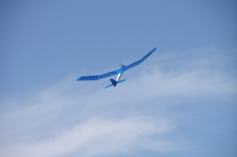 Scaled image Blue plane blue sky.jpg 